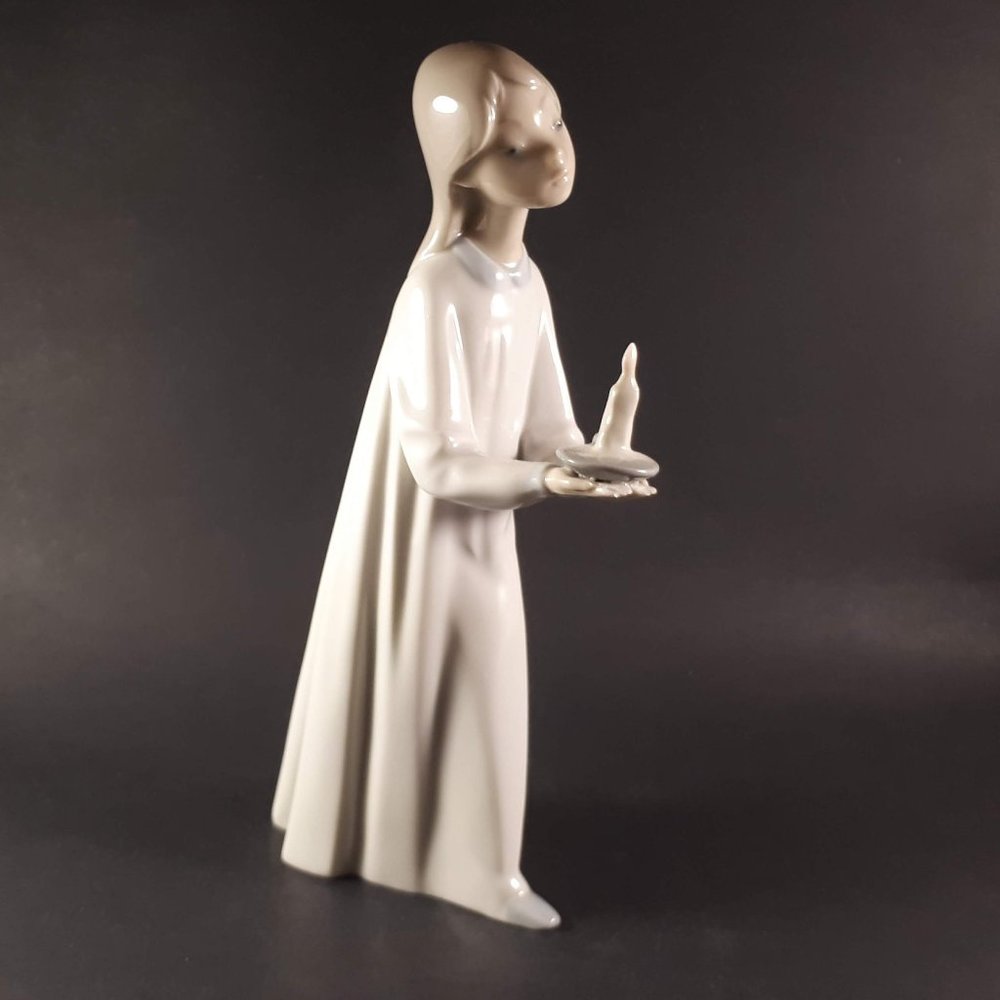 Lladro Daisa NAO Girl with Torn Nightgown Figurine Vintage 1980’s